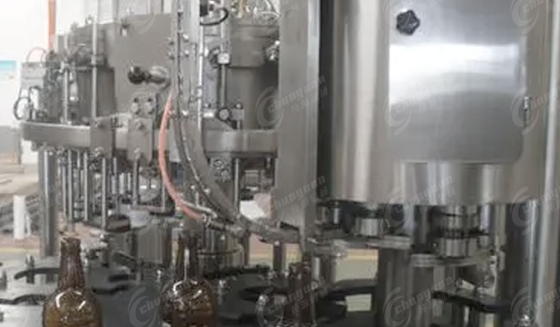 塑料瓶啤酒灌裝機(jī)-3 塑料瓶啤酒灌裝機(jī)-3